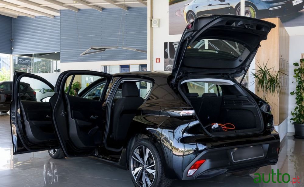 2022' Peugeot 308 photo #4