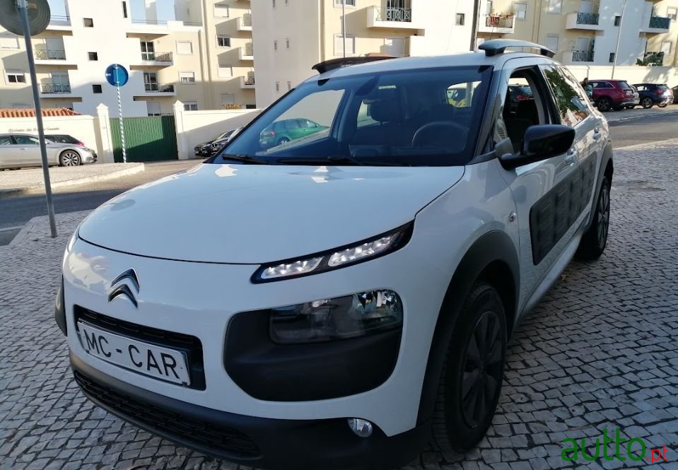 2017' Citroen C4 Cactus photo #2