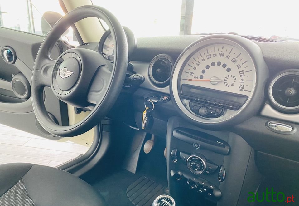 2013' MINI One photo #6