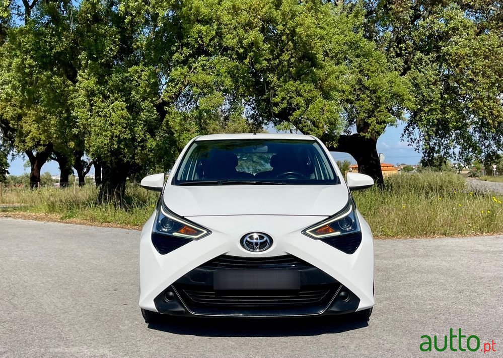 2020' Toyota Aygo photo #2