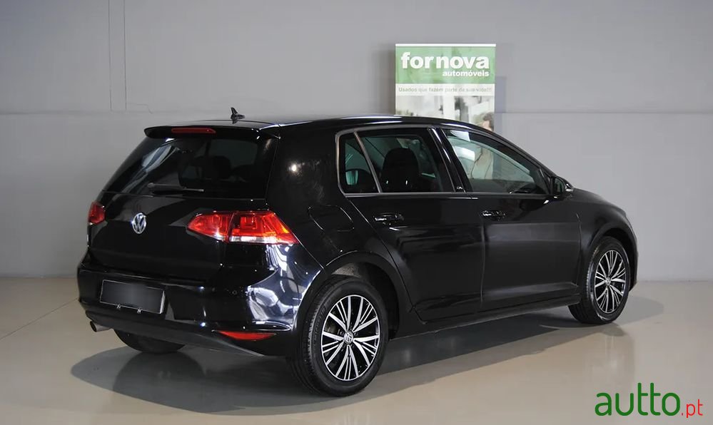 2016' Volkswagen Golf photo #6