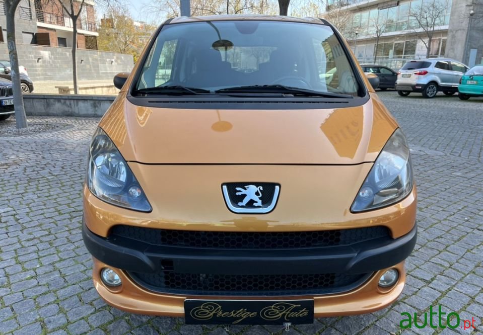 2009' Peugeot 1007 photo #2