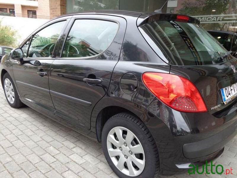 2008' Peugeot 207 1.4 Hdi Premium photo #1