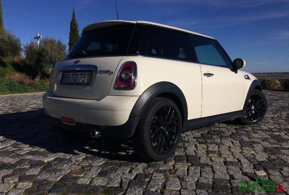 2009' MINI Cooper photo #1