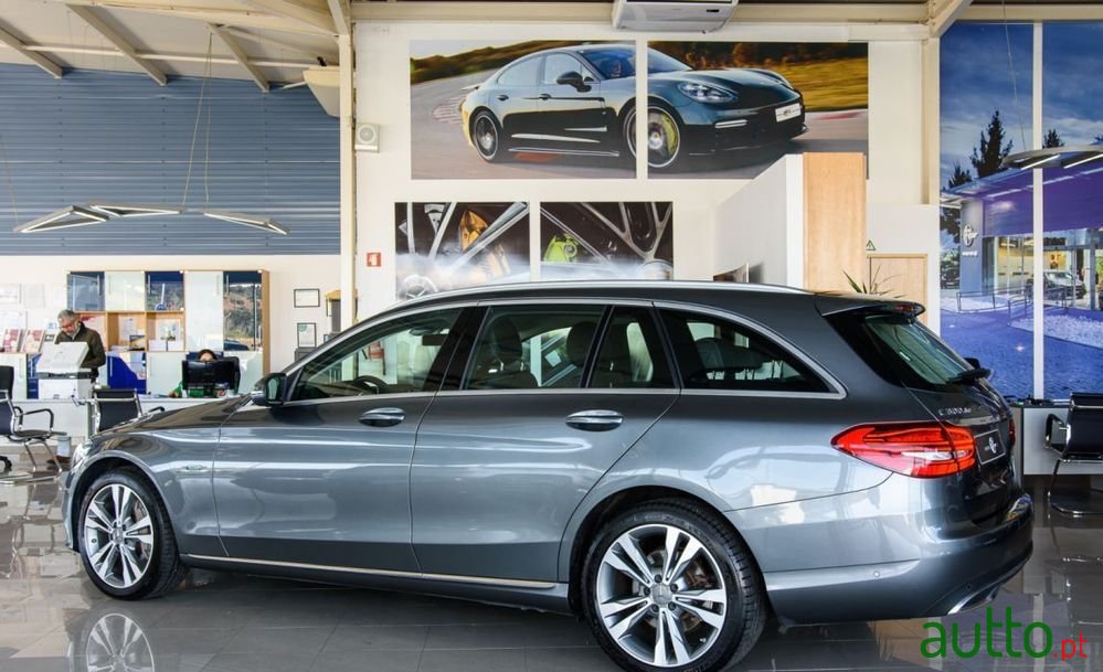 2020' Mercedes-Benz C 300 photo #3