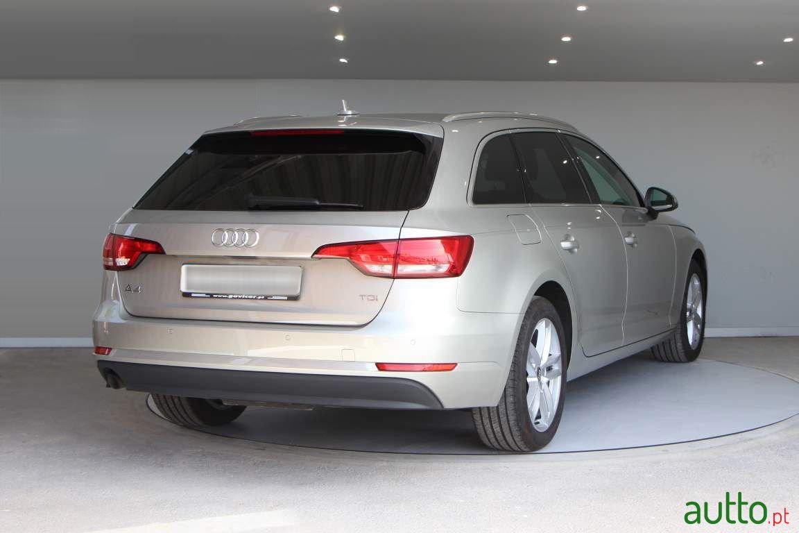 2017' Audi A4 Avant photo #5