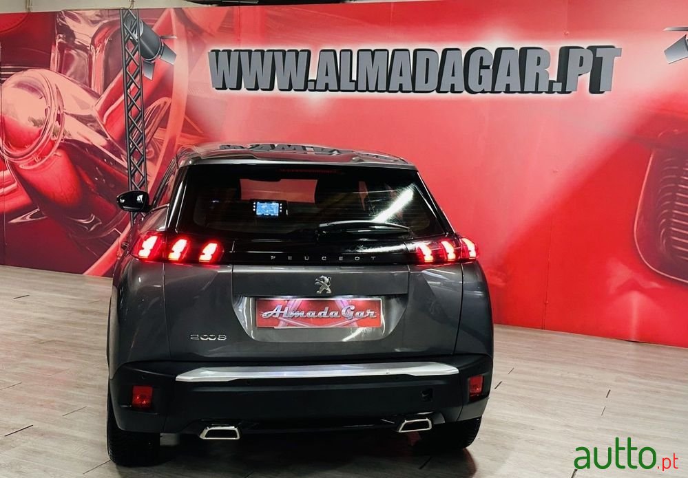 2021' Peugeot 2008 photo #4