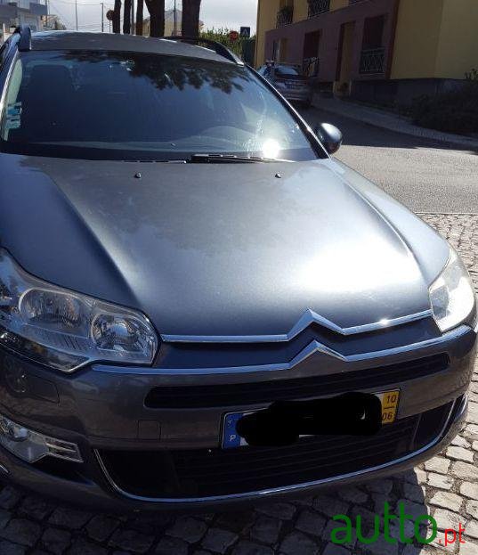 2010' Citroen C5 Tourer photo #1
