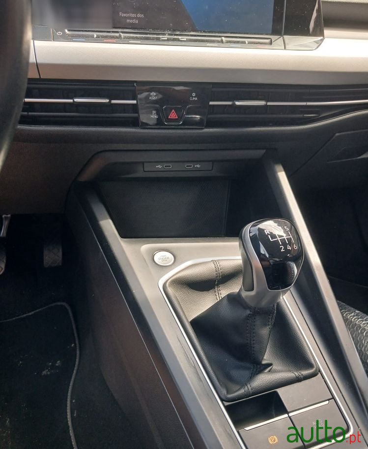 2023' Volkswagen Golf Variant photo #5