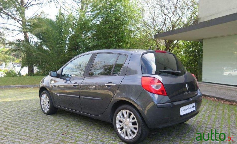2007' Renault Clio photo #1