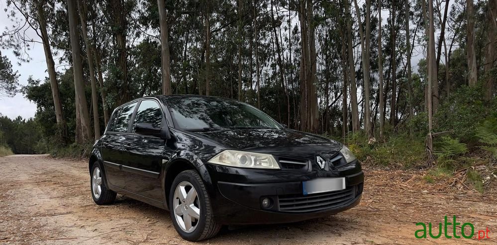 2008' Renault Megane photo #6