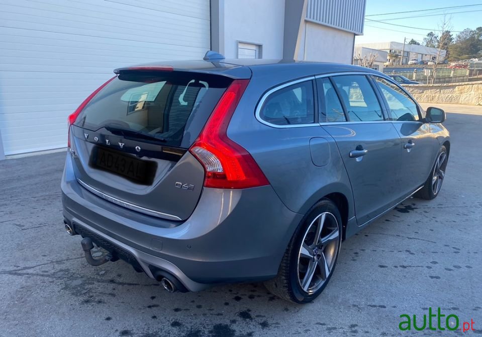 2015' Volvo V60 photo #6
