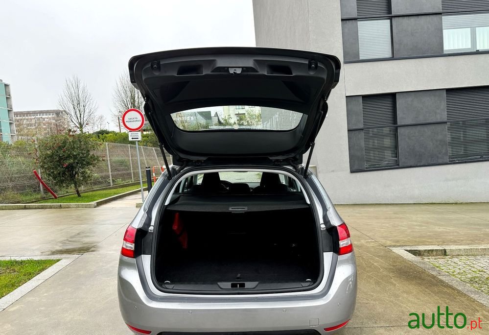 2015' Peugeot 308 Sw photo #6