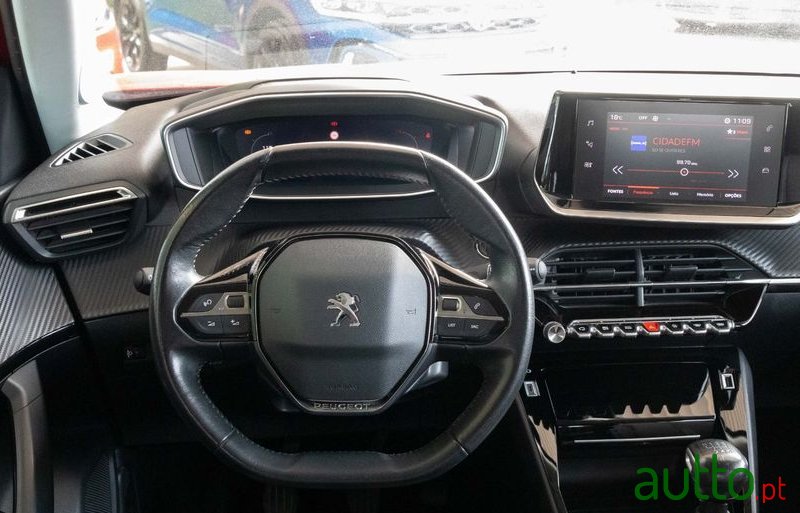 2021' Peugeot 2008 photo #4