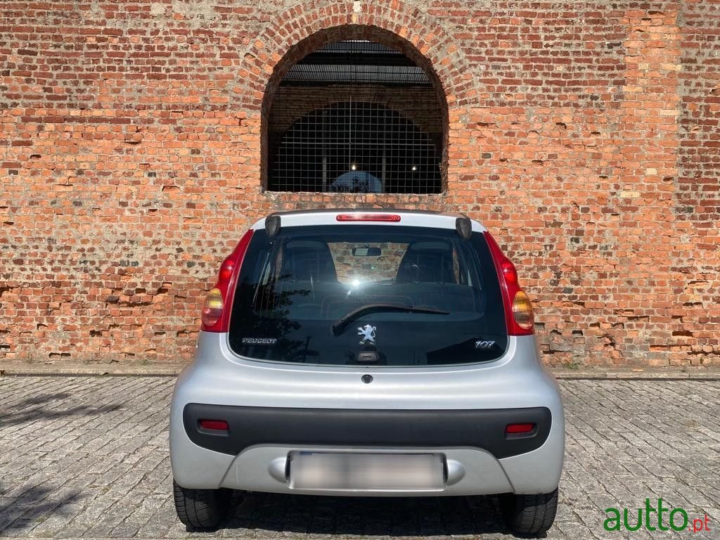 2011' Peugeot 107 photo #4