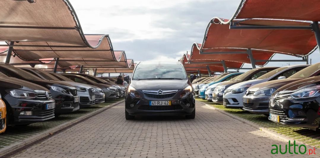 2016' Opel Zafira photo #2