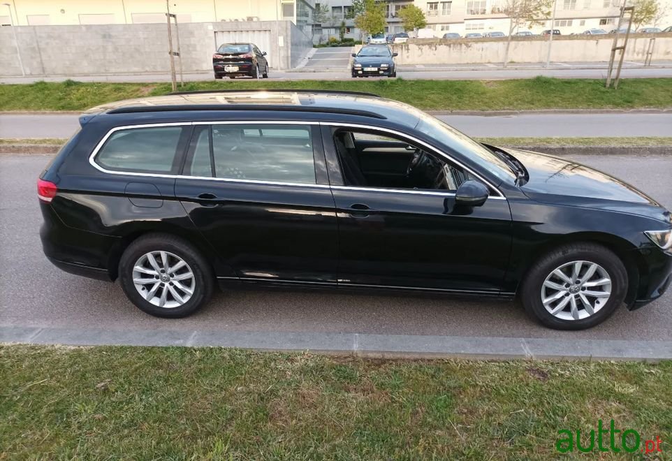 2015' Volkswagen Passat Variant photo #4