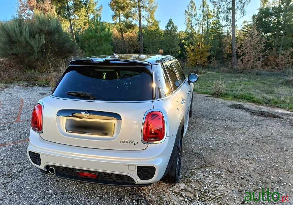 2019' MINI Cooper D photo #3