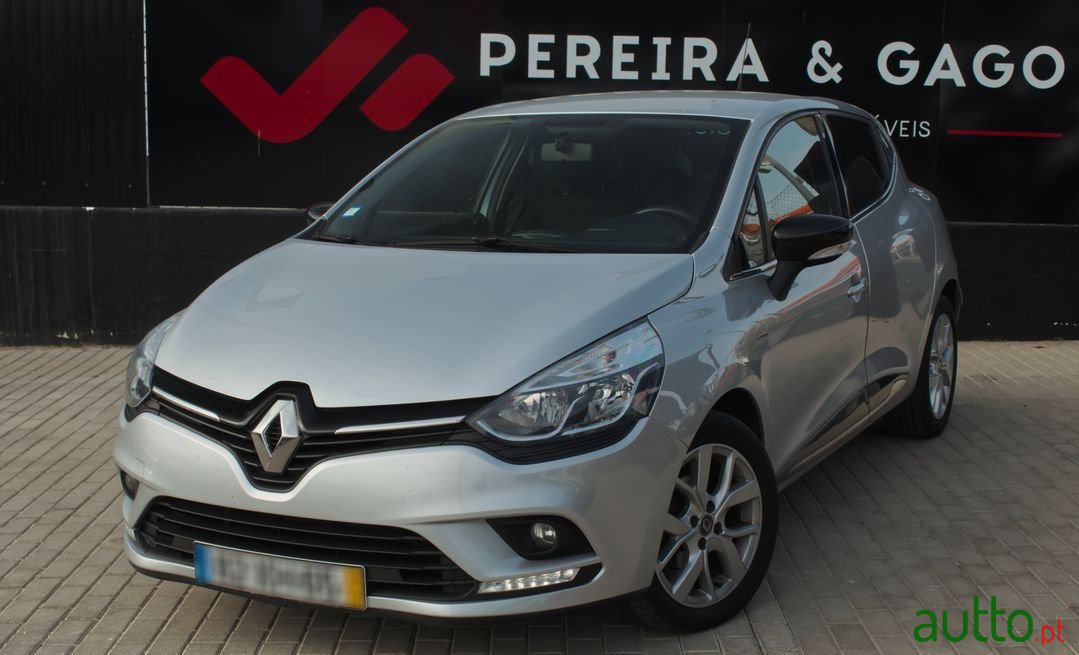 2019' Renault Clio photo #1