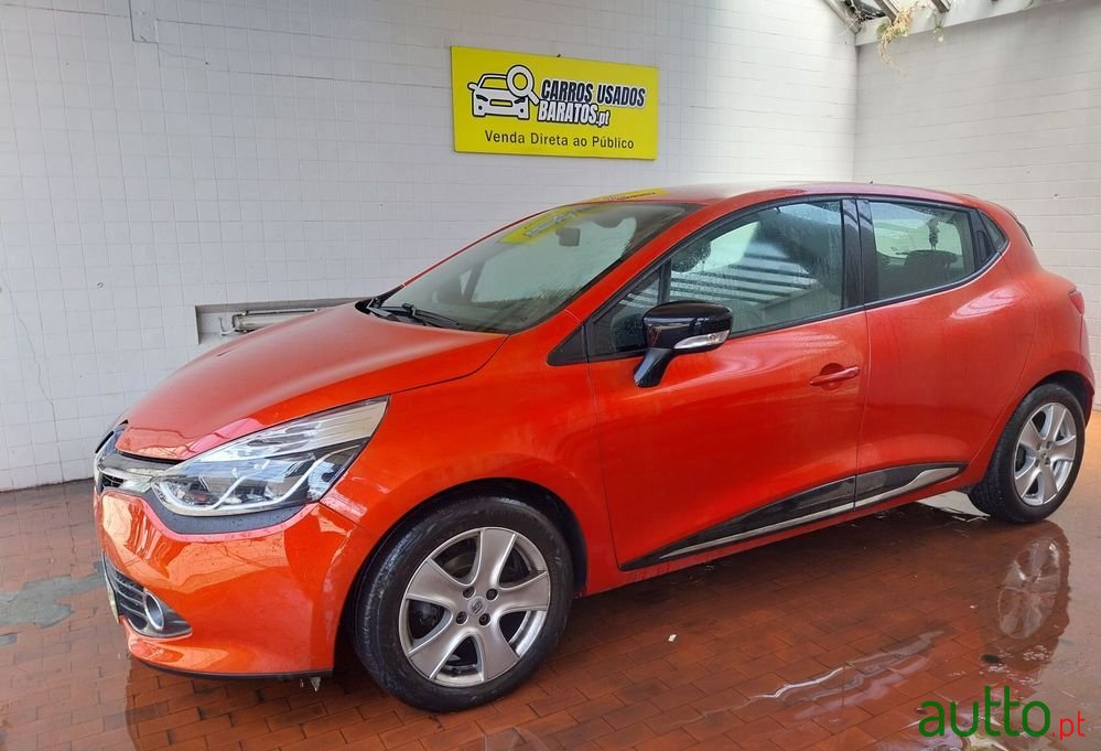 2015' Renault Clio photo #2