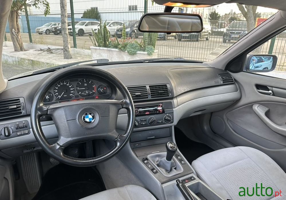 2004' BMW 318 D photo #4