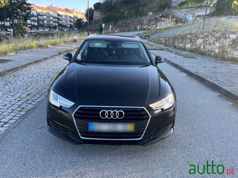 2018' Audi A4 Avant photo #1
