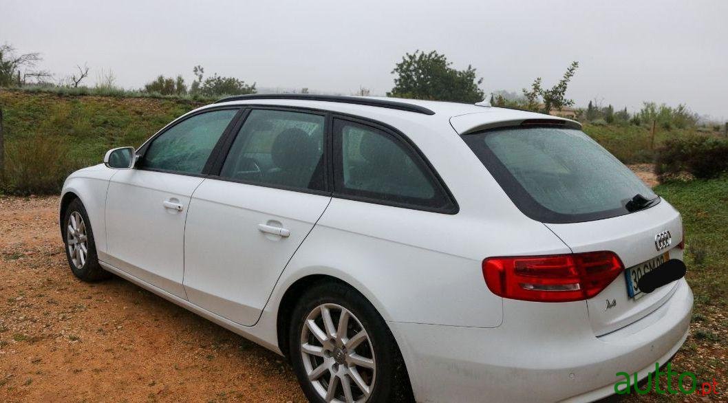 2012' Audi A4 Avant photo #1