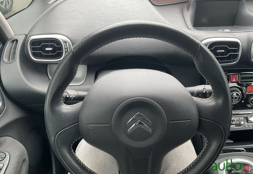 2016' Citroen C3 Picasso photo #6