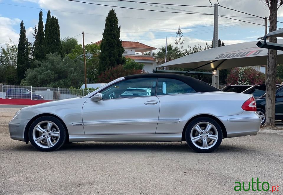 2004' Mercedes-Benz Clk-200 photo #3
