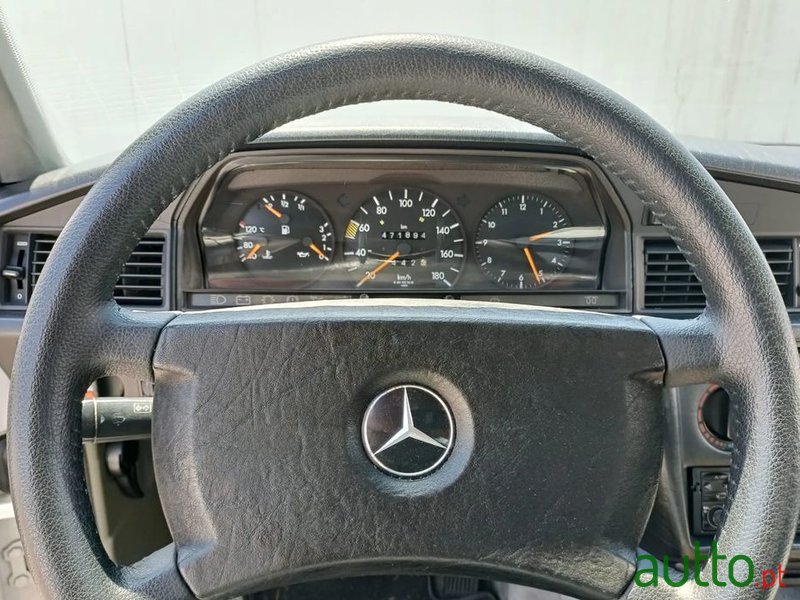 1991' Mercedes-Benz 190 D 2.0 photo #6