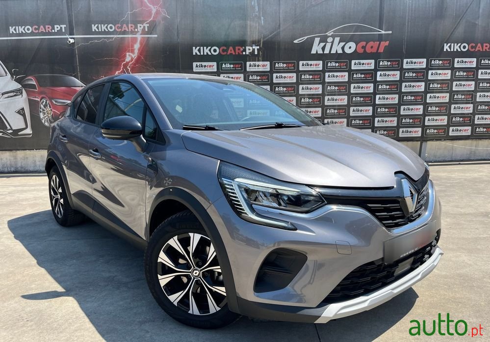 2023' Renault Captur photo #1