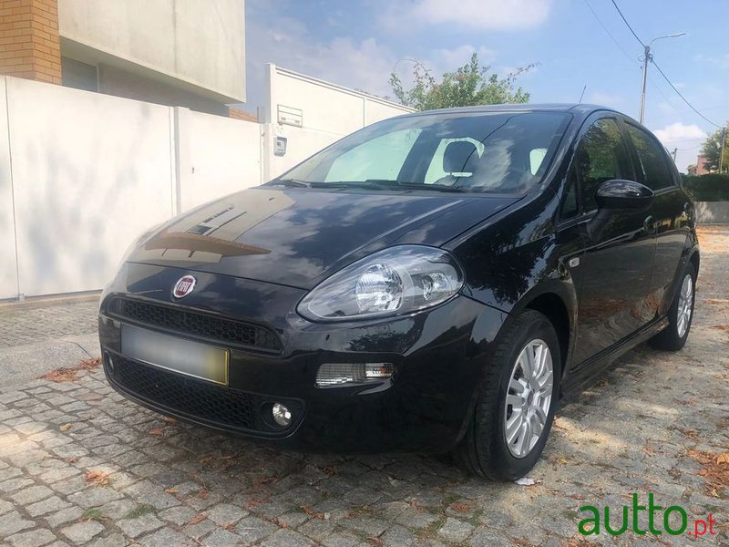2014' Fiat Punto 1.2 Young S&S photo #1