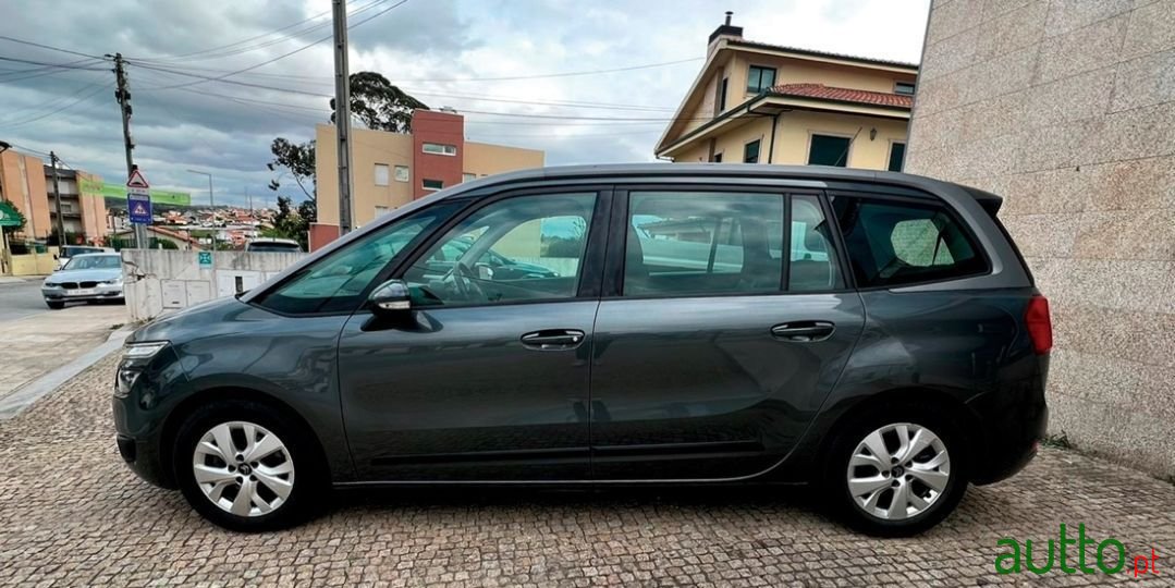 2015' Citroen C4 Grand Picasso photo #5