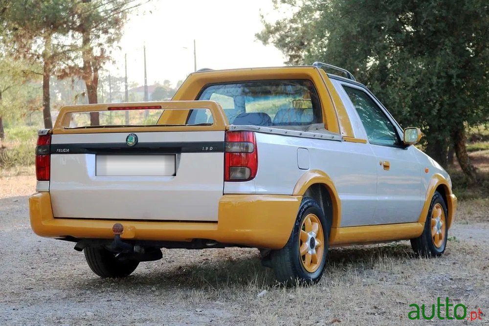 2000' Skoda Pickup photo #2