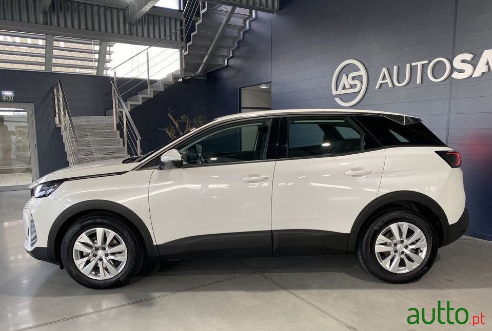 2021' Peugeot 3008 photo #2