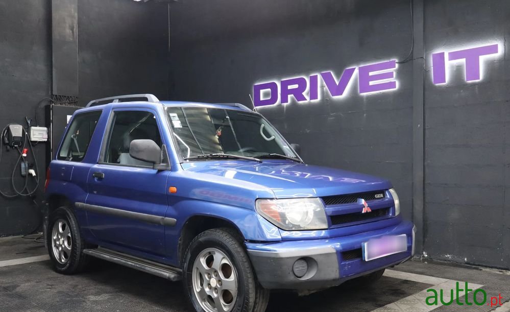 2000' Mitsubishi Pajero Pinin photo #2