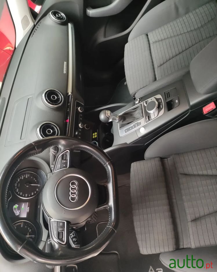 2015' Audi A3 Sportback photo #2