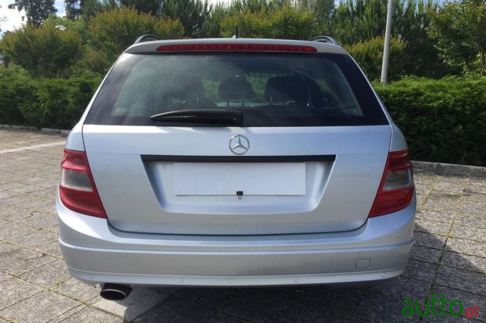2008' Mercedes-Benz C-220 photo #2