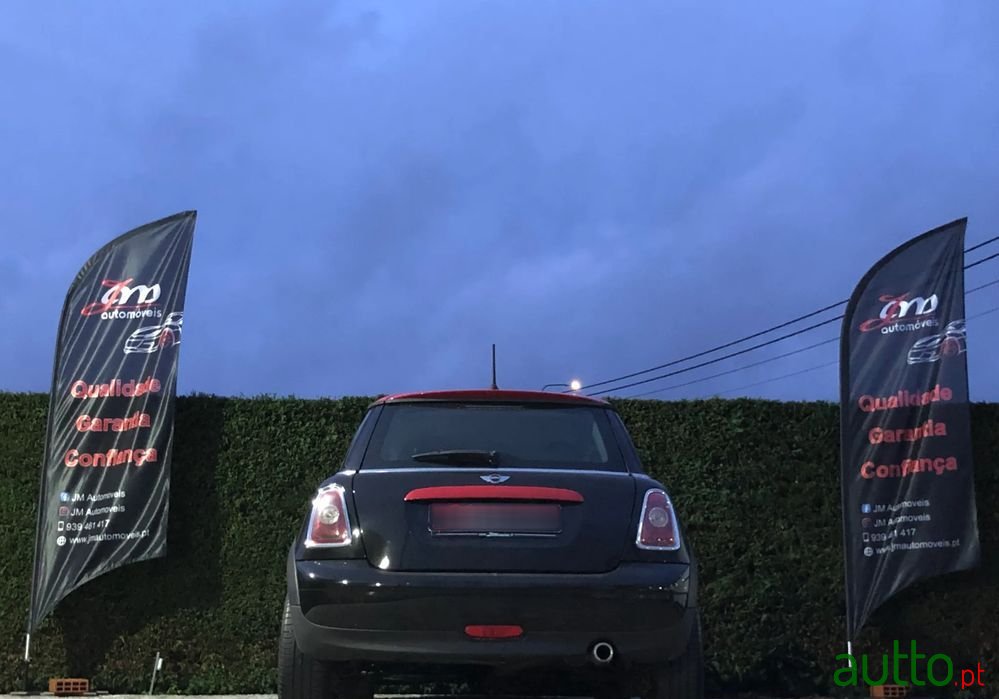 2010' MINI Cooper D photo #5