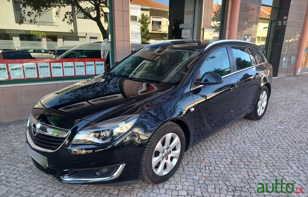 2015' Opel Insignia Sports Tourer photo #2