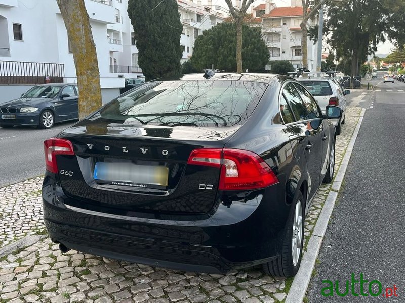 2016' Volvo S60 2.0 D2 Momentum photo #6