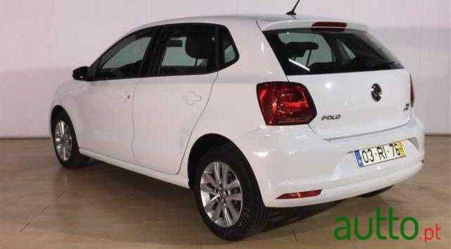 2016' Volkswagen Polo photo #2