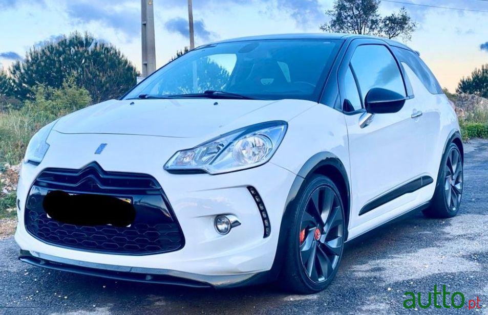 2013' Citroen DS3 photo #2