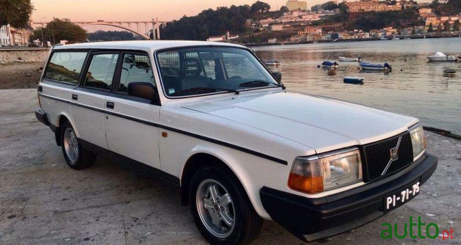 1988' Volvo 245 Gl D6 Van photo #1