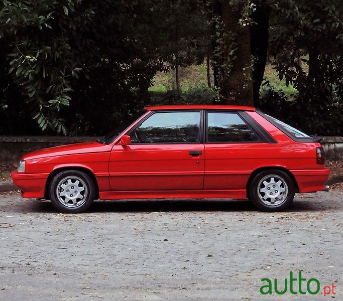 1988' Renault 11 photo #3