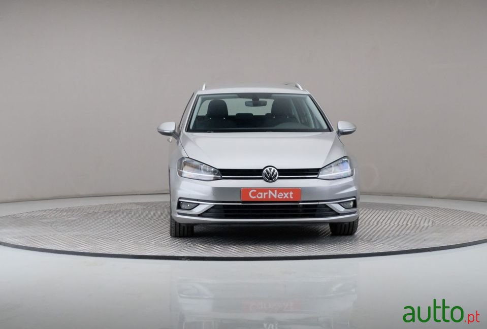 2017' Volkswagen Golf Variant photo #3