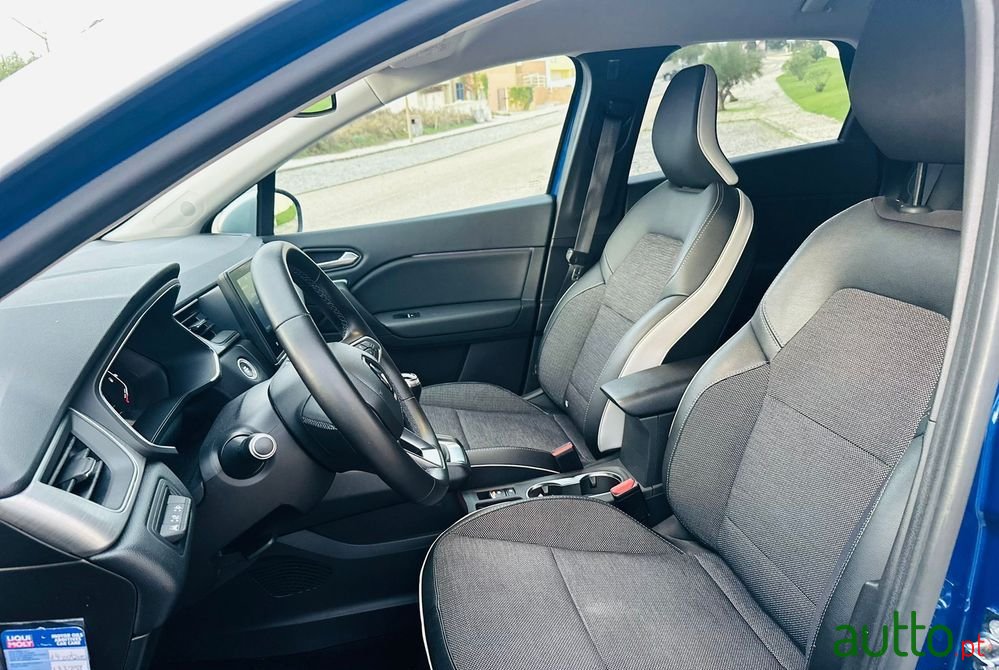 2021' Renault Captur photo #5