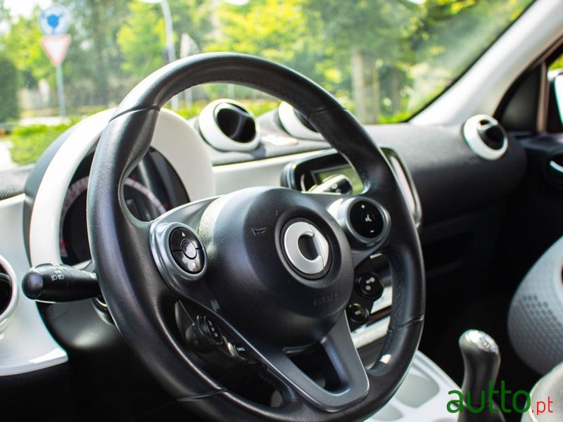 2015' Smart Forfour 1.0 Passion 71 photo #6