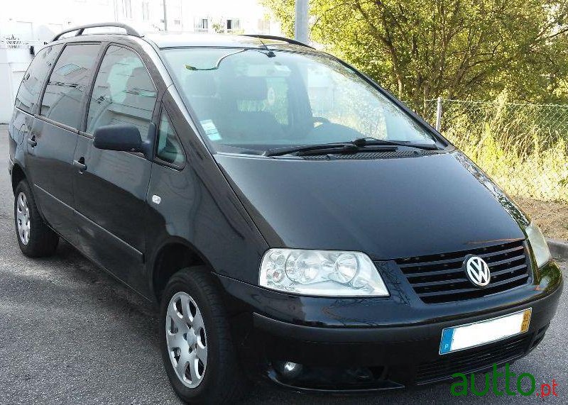 2001' Volkswagen Sharan photo #2