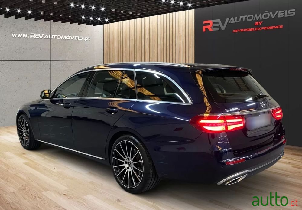2018' Mercedes-Benz Classe E D Avantgarde photo #4